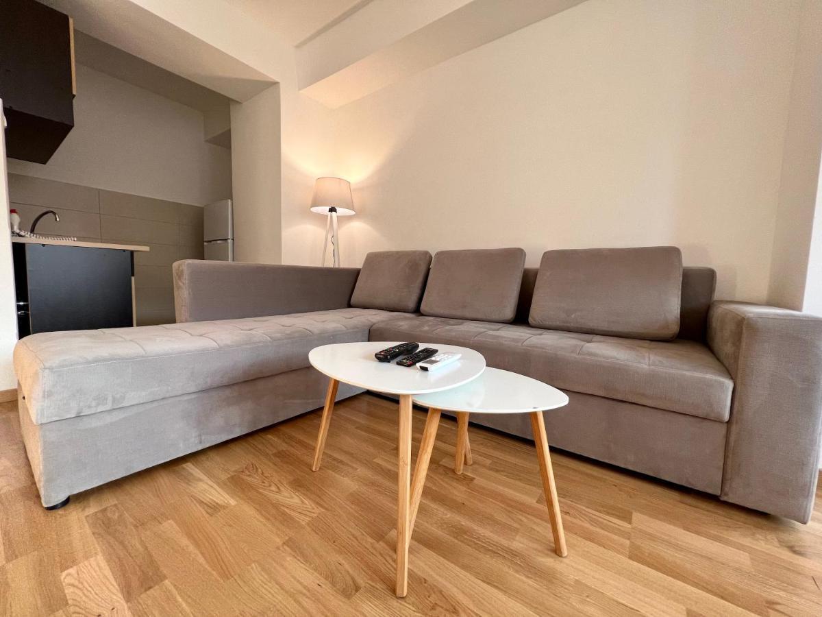 Sara'S Apartment Cozy And Close To Center With Private Parking Skopje Extérieur photo