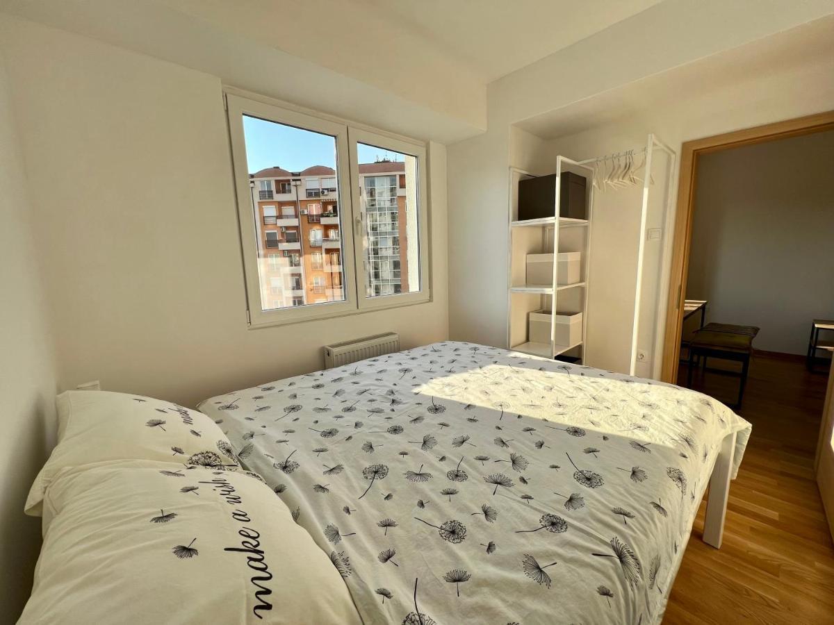 Sara'S Apartment Cozy And Close To Center With Private Parking Skopje Extérieur photo