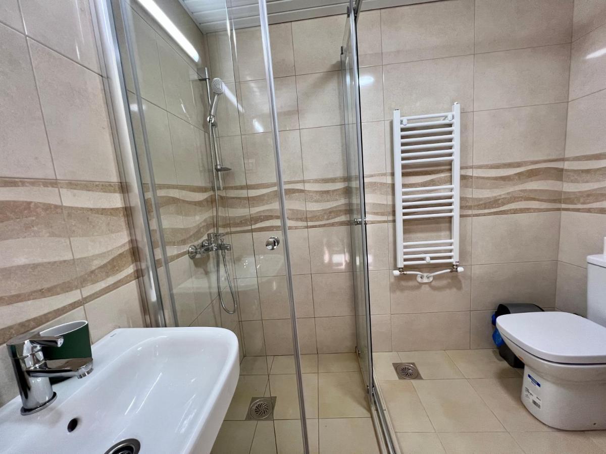 Sara'S Apartment Cozy And Close To Center With Private Parking Skopje Extérieur photo