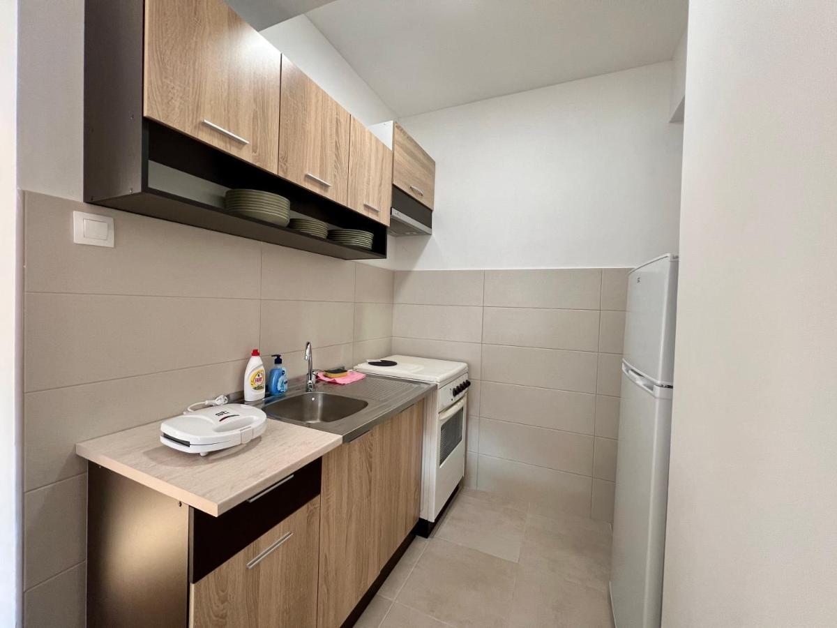 Sara'S Apartment Cozy And Close To Center With Private Parking Skopje Extérieur photo