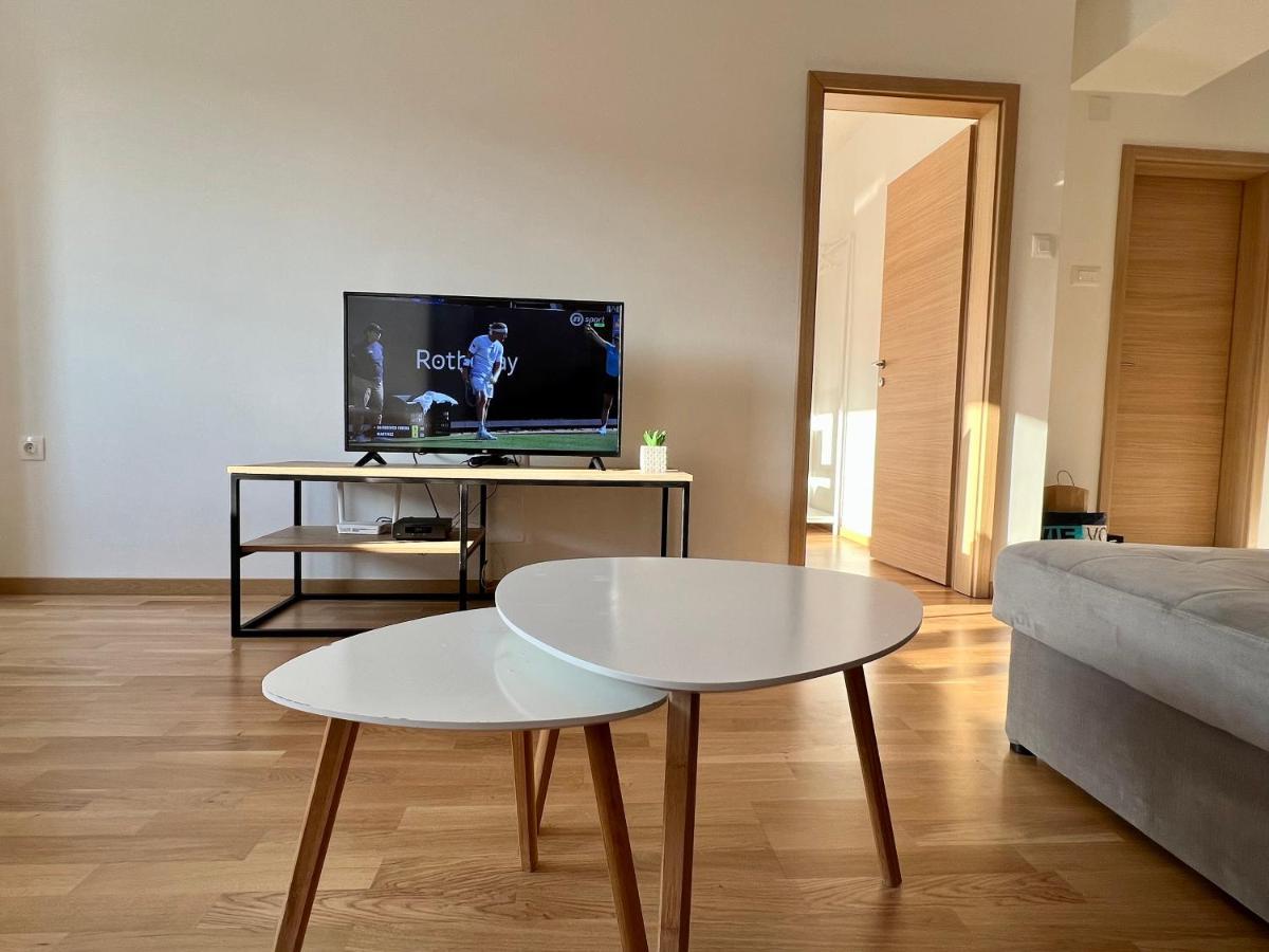 Sara'S Apartment Cozy And Close To Center With Private Parking Skopje Extérieur photo